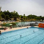 Zecamping 3 Etoiles Dog Friendly Avec Piscine Couverte Et Chauffee
