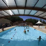 Zecamping 3 Etoiles Dog Friendly Avec Piscine Couverte Et Chauffee *