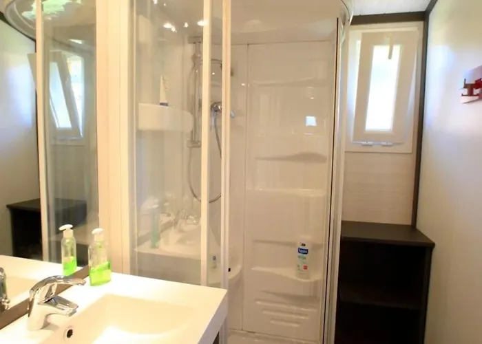 Zecamping 3 Dog Friendly Avec Piscine Couverte Et Chauffée Chalet