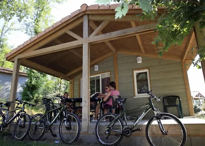 3 Etoiles - Piscine - Eebbib *