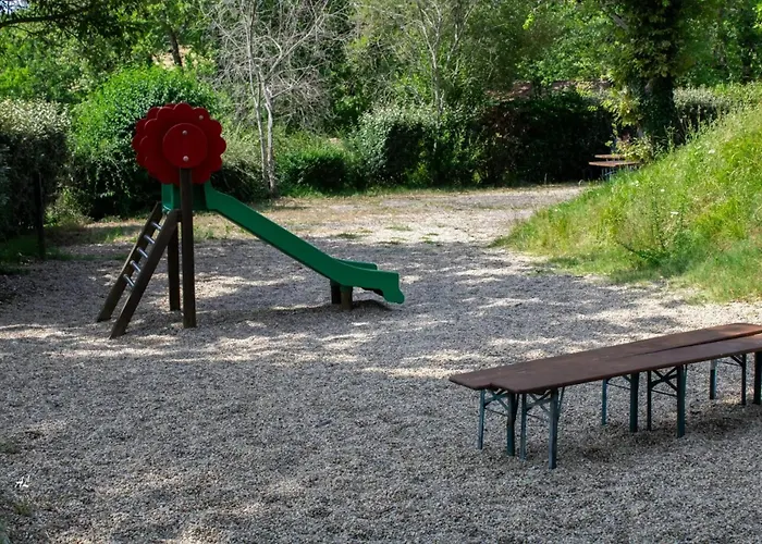 Chalet Zecamping 3 Dog Friendly Avec Piscine Couverte Et Chauffée Monclar-de-Quercy